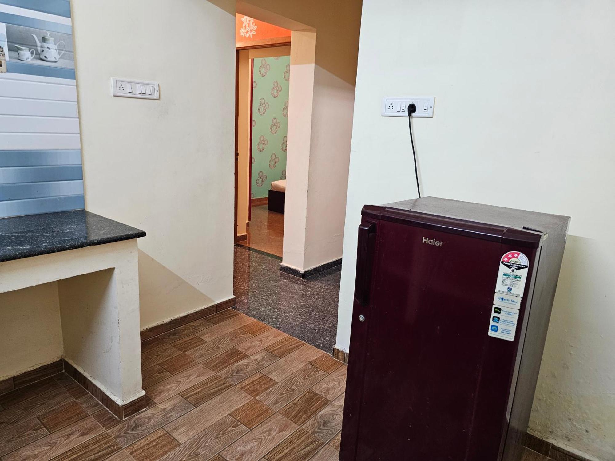 Shri Sai Balavany Residency 蓬蒂切里 外观 照片