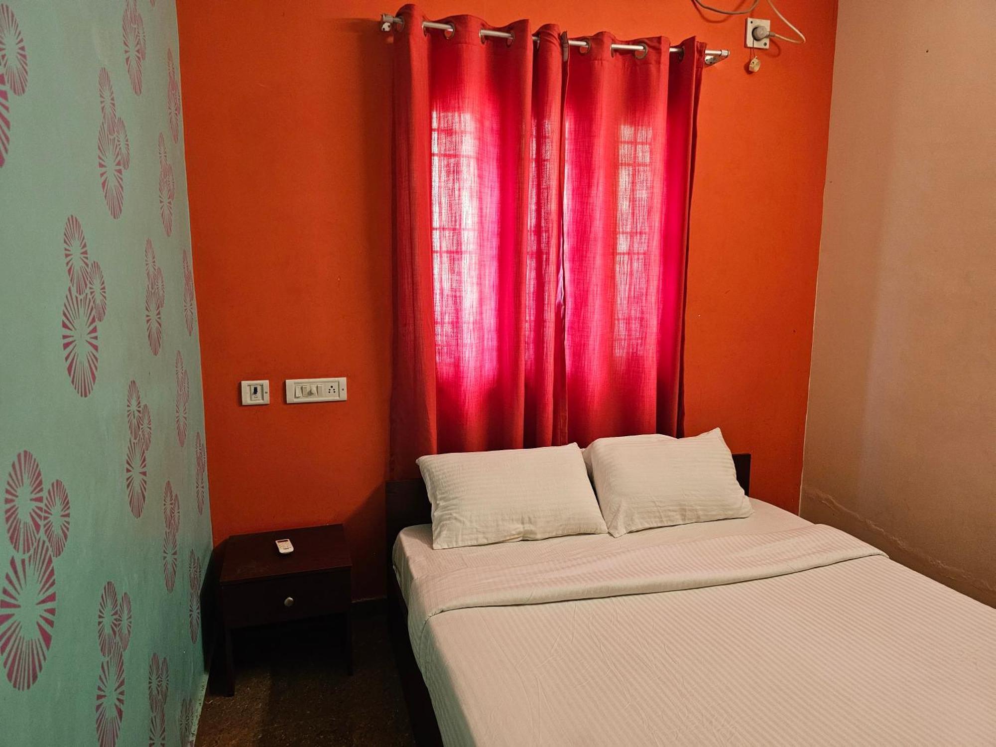Shri Sai Balavany Residency 蓬蒂切里 外观 照片