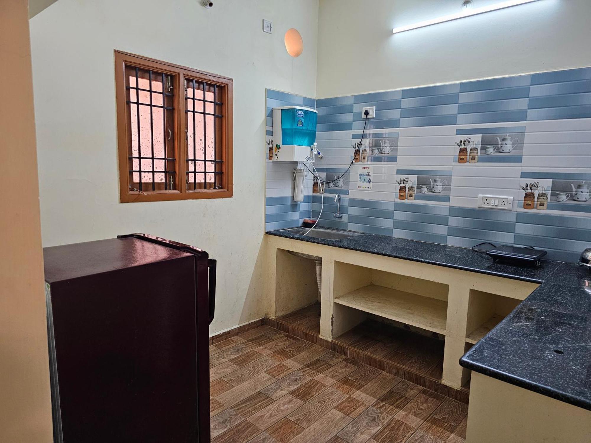 Shri Sai Balavany Residency 蓬蒂切里 外观 照片