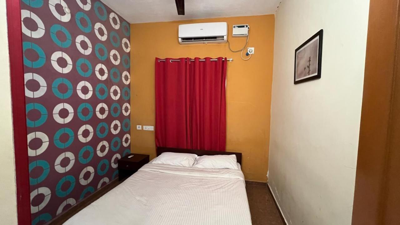 Shri Sai Balavany Residency 蓬蒂切里 外观 照片