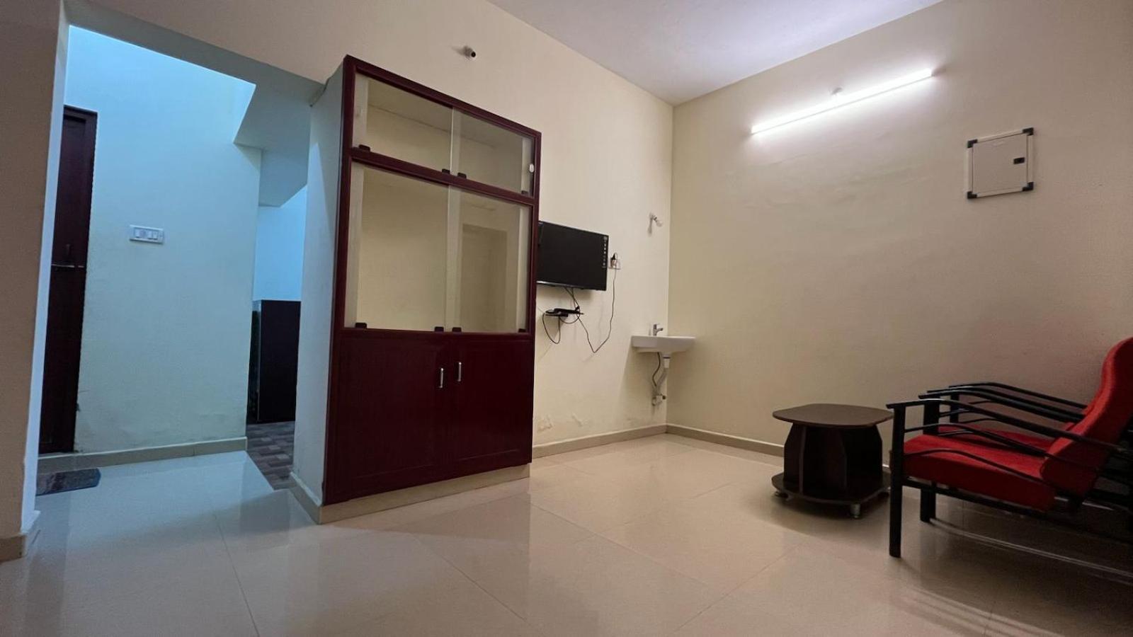 Shri Sai Balavany Residency 蓬蒂切里 外观 照片