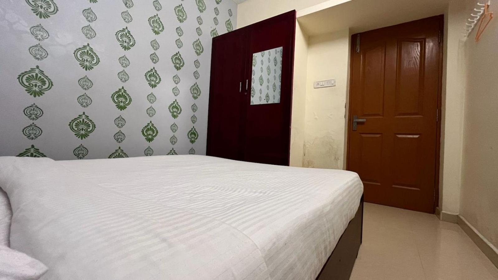 Shri Sai Balavany Residency 蓬蒂切里 外观 照片